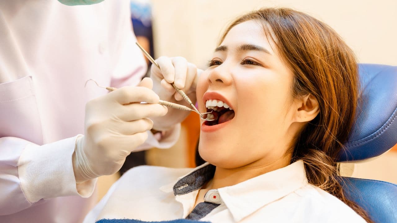 Tại sao Kiểm Tra Nha Khoa Định Kỳ Giúp Bạn Tiết Kiệm Chi Phí Lâu Dài